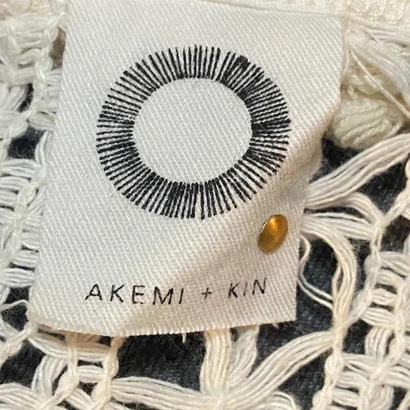 ANTHRO | Akemi + Kin Crop Sweater - Picture 5 of 6